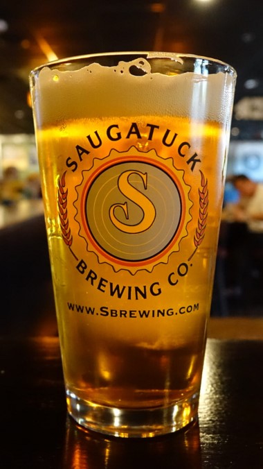 saugatuck brewing company frothy pint